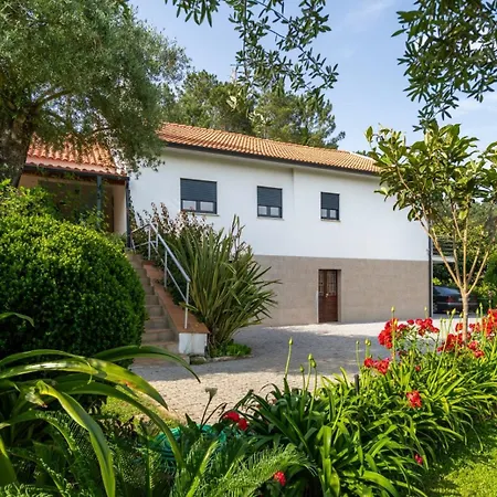 Casa Corredoura بيت للعطل *